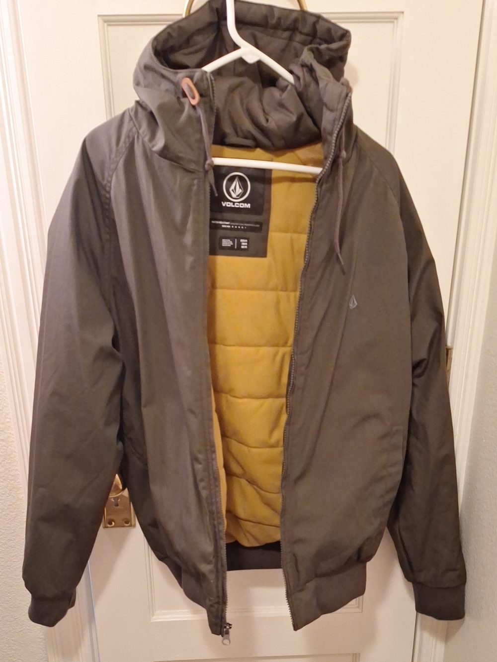 Volcom Men's Hernan Jacket in Olive with Mustard Interior